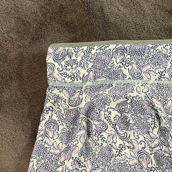 Forevee21 Paisley Print Floral Shorts Size M - Picture 3 of 4